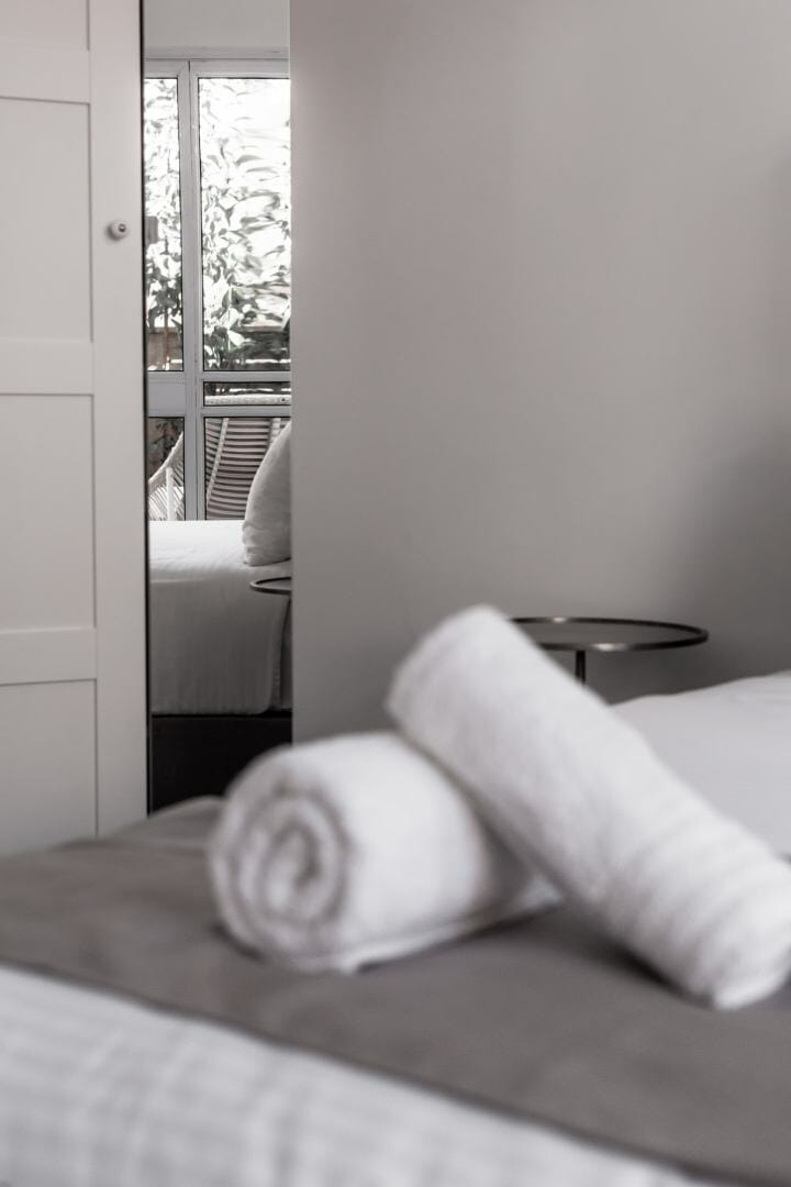 Apartment 003 view 17