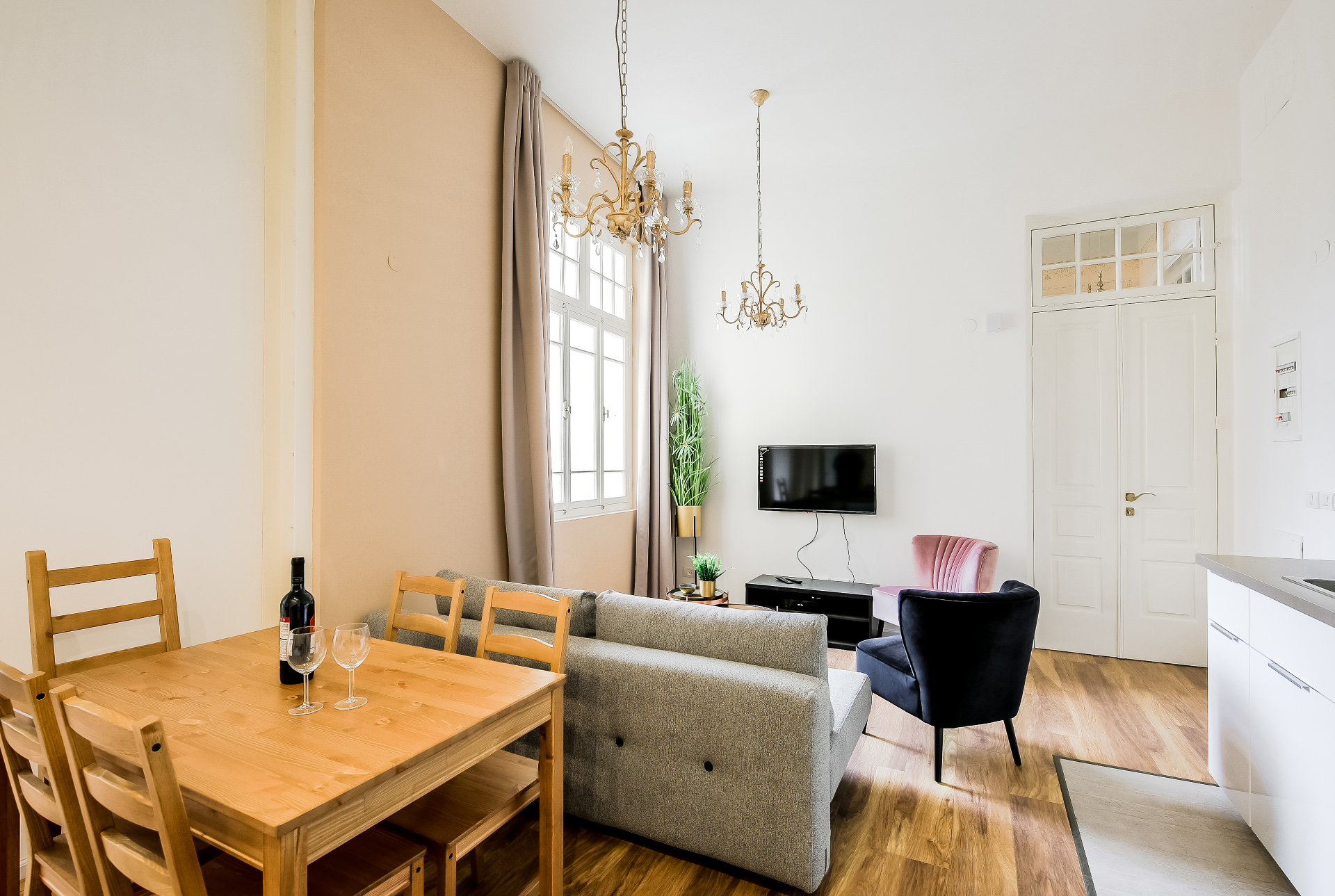 Two Bedroom Apartment – Balcony – Street View – 102