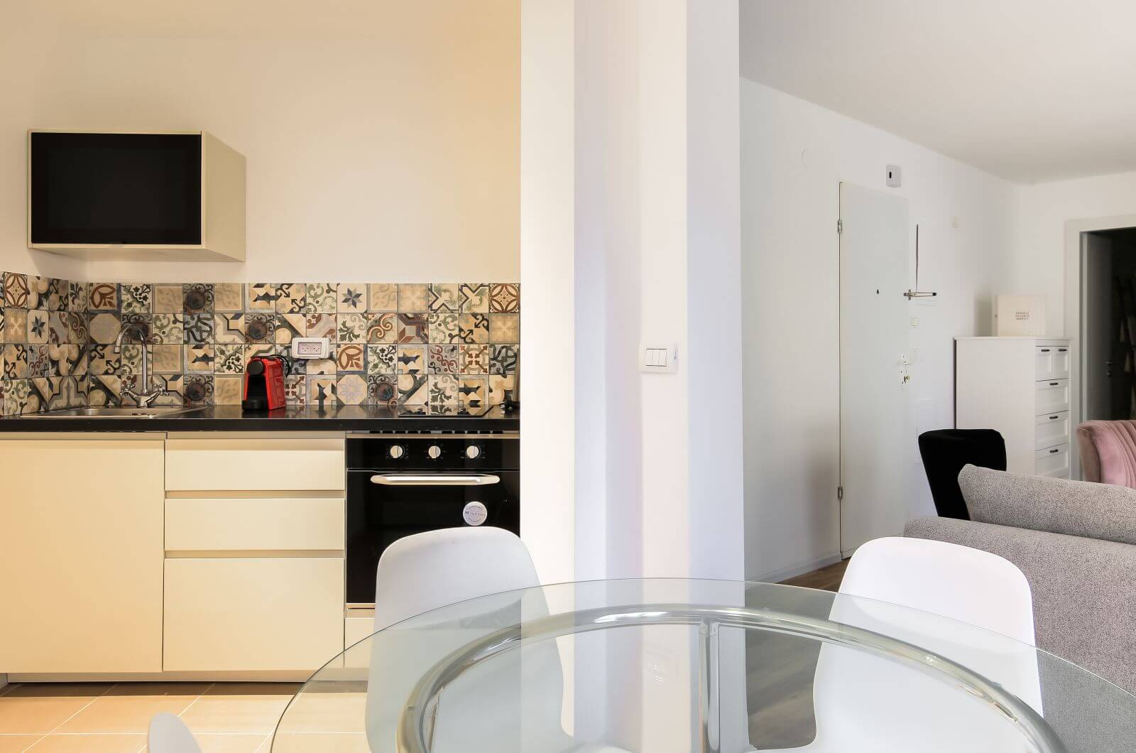 Apartment 105 - Image 5