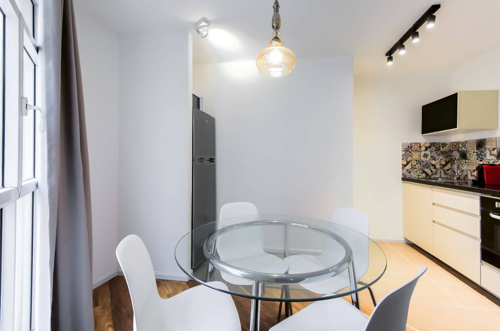 Apartment 105 - Image 6