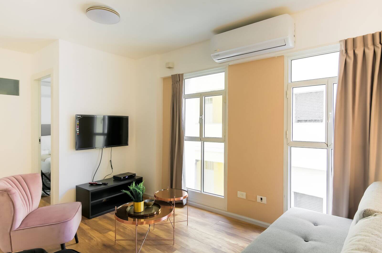 Apartment 105 - Image 7