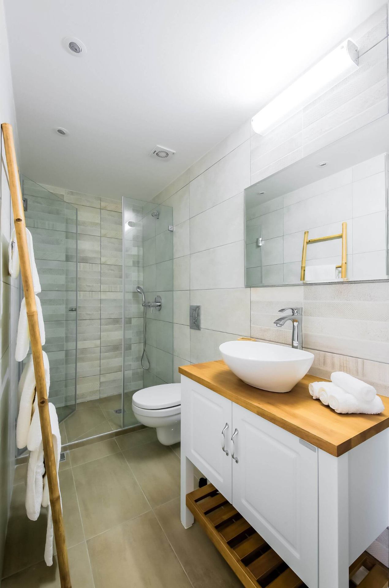 Apartment 201 - Image 8