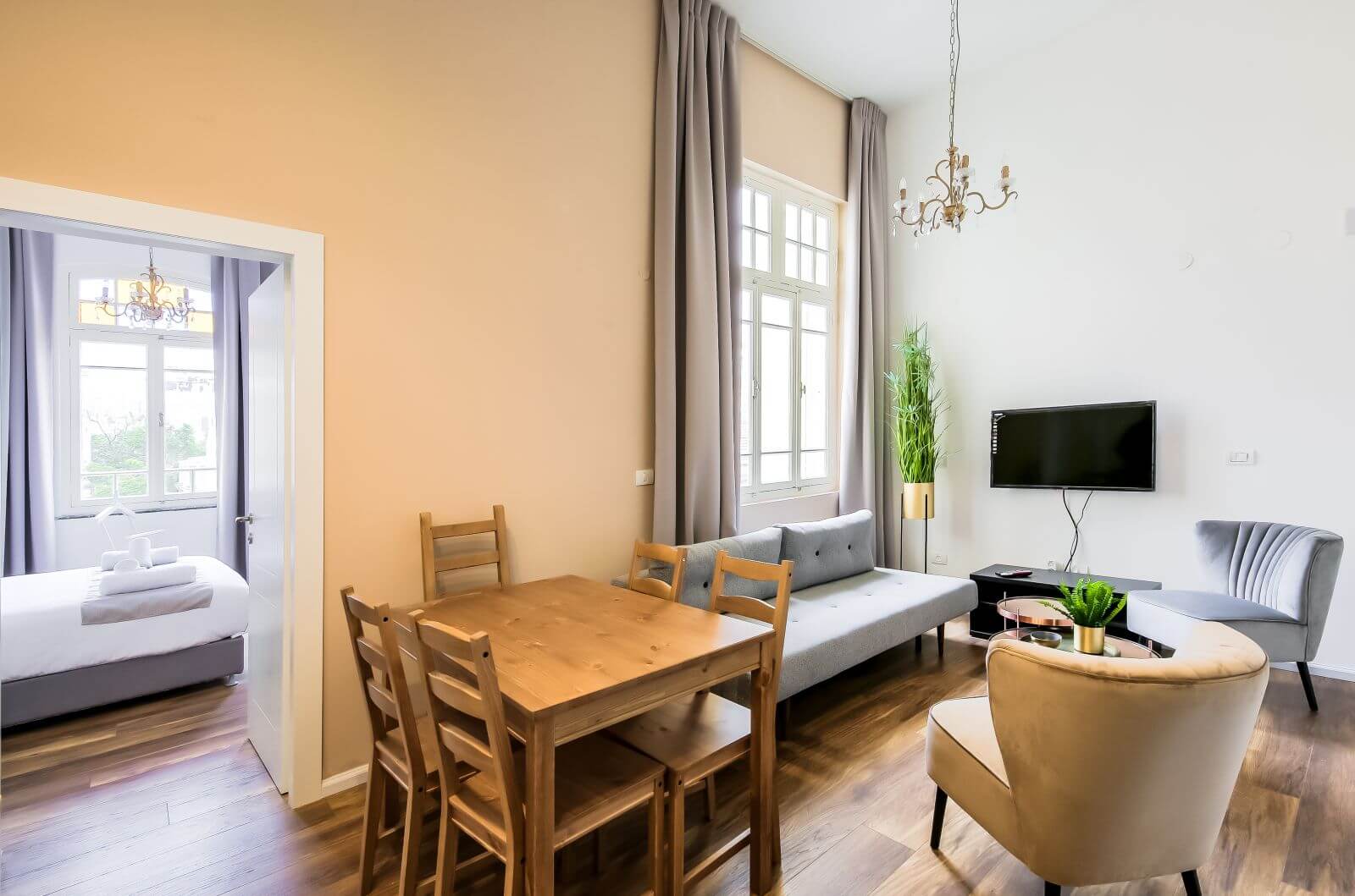 Apartment 202 - Image 4