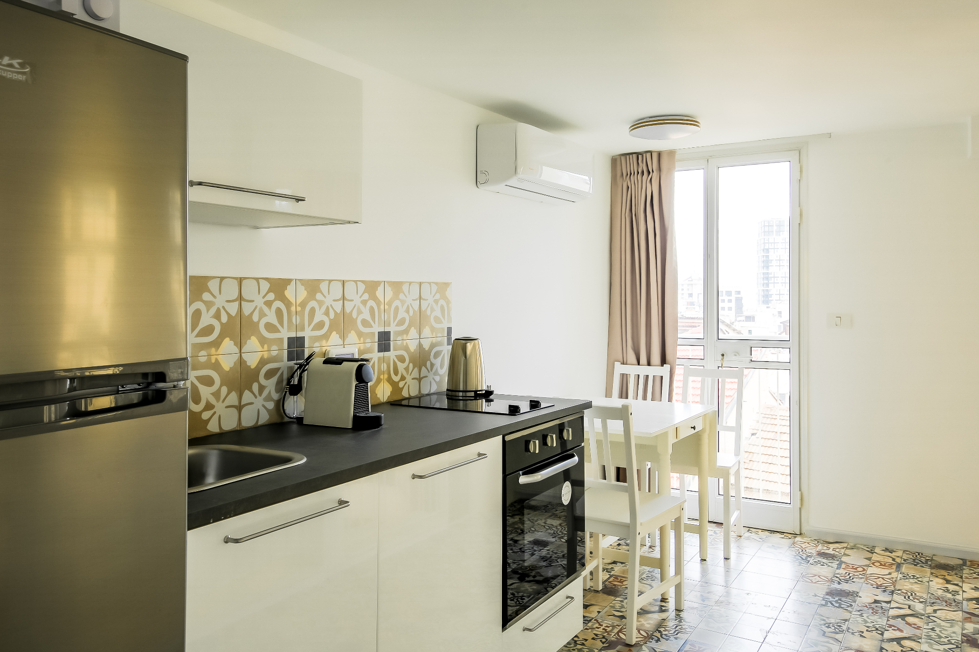 Luxurious Suite 203 - Image 12