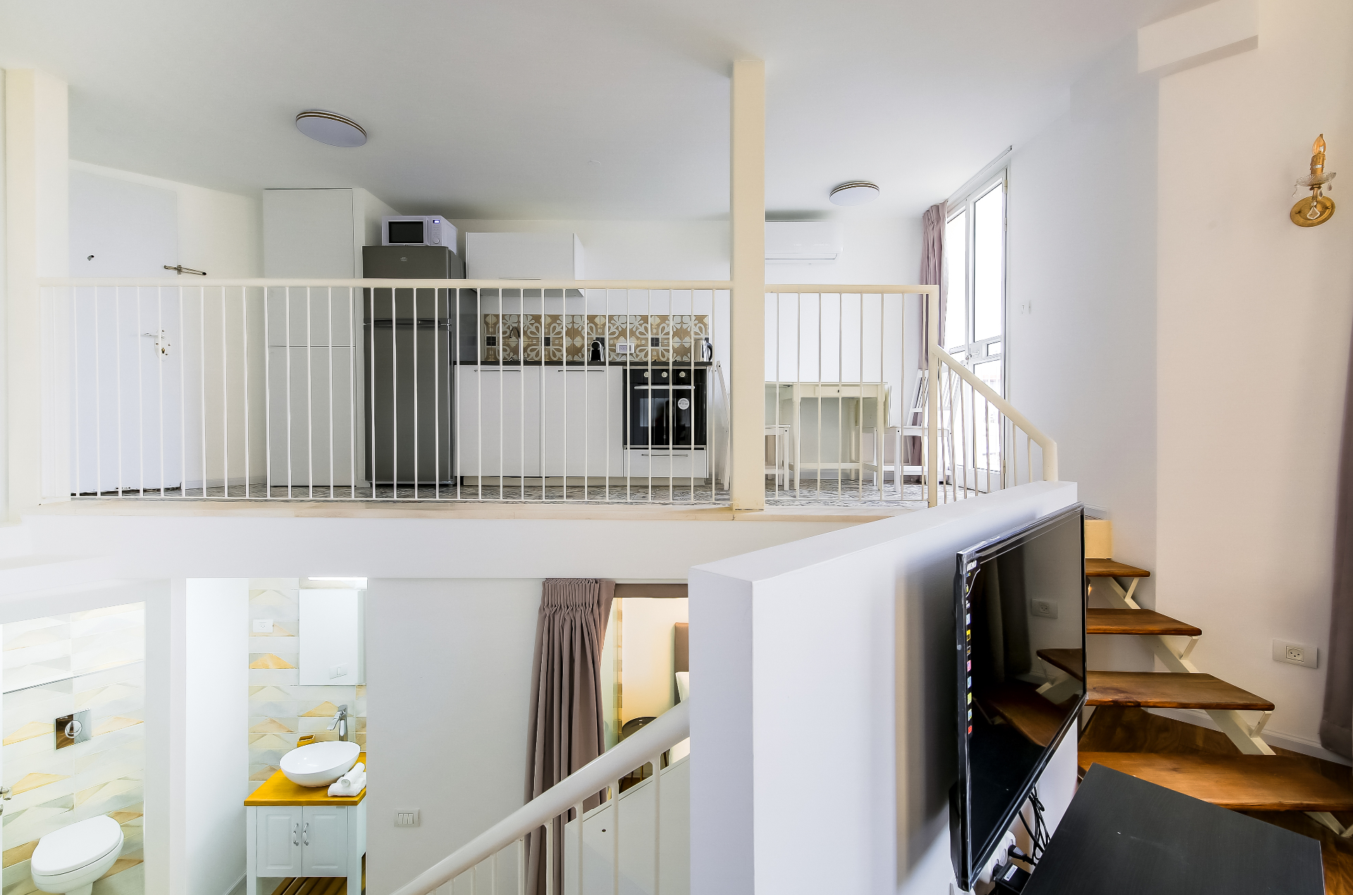 Luxurious Suite 203 - Image 3