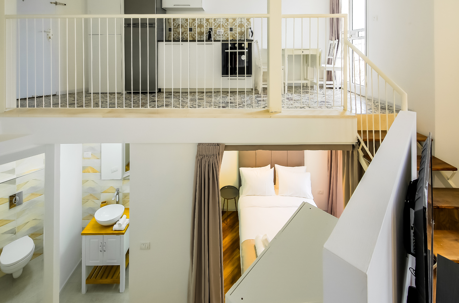 Luxurious Suite 203 - Image 4