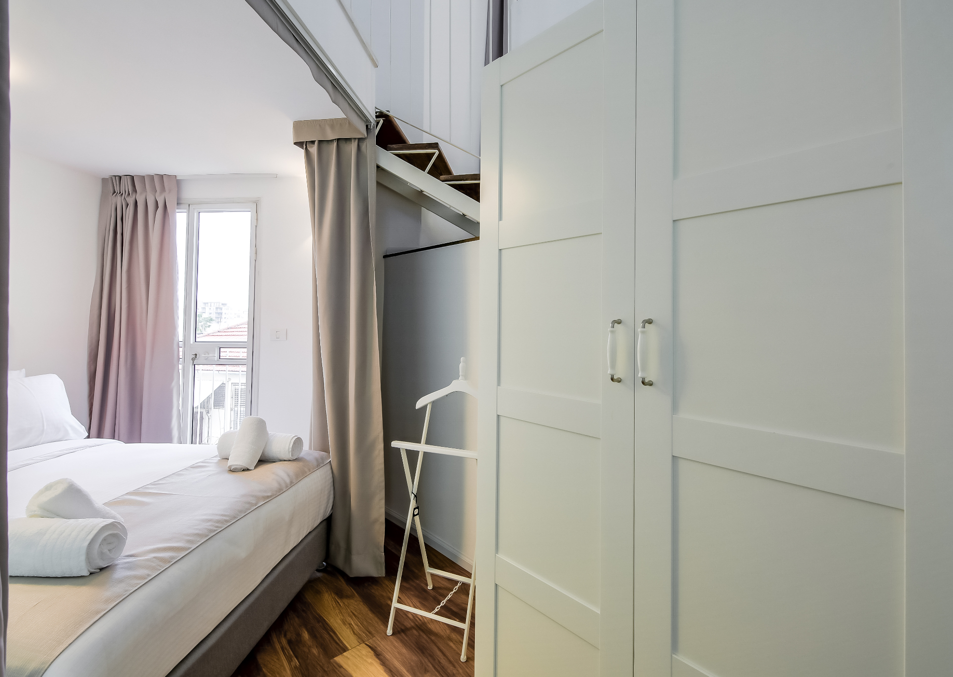 Luxurious Suite 203 - Image 6