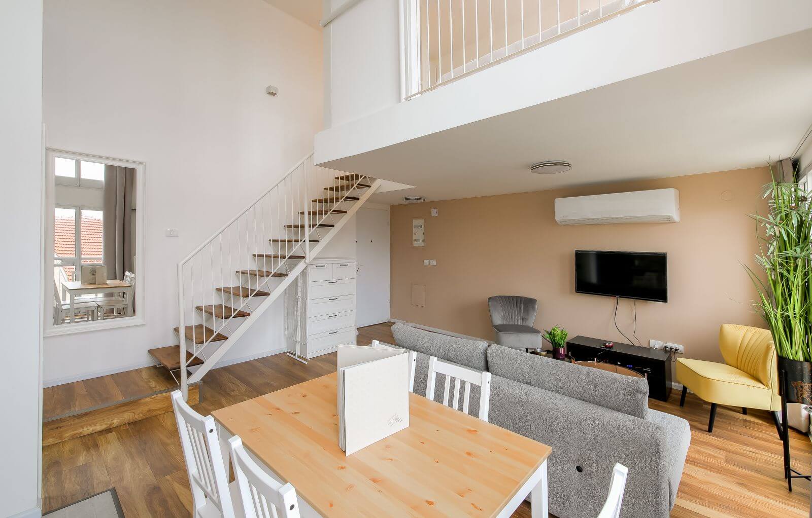 Duplex Apartment 204 - Image 6