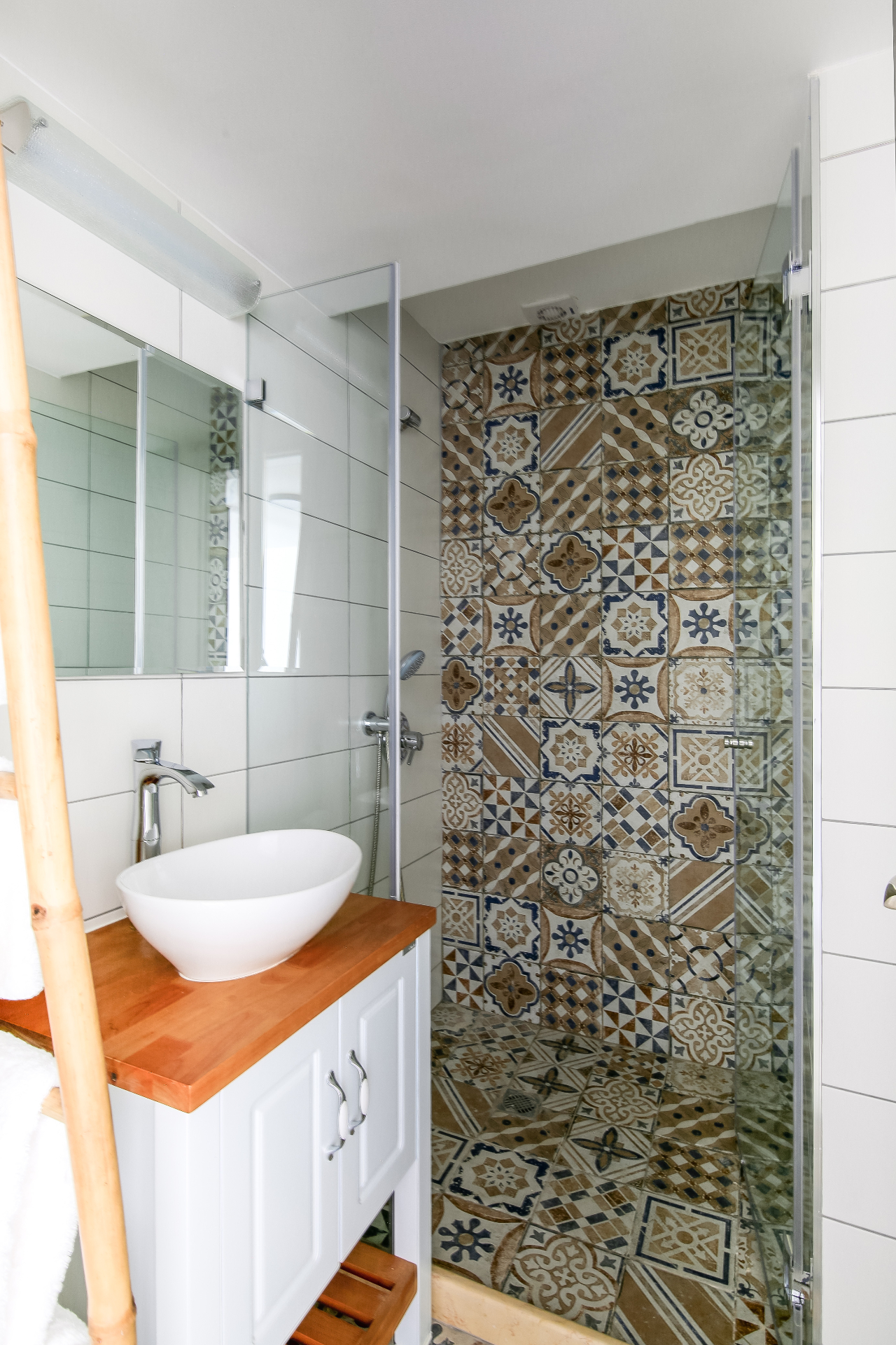 Standard Duplex Apartment 206 - Image 3