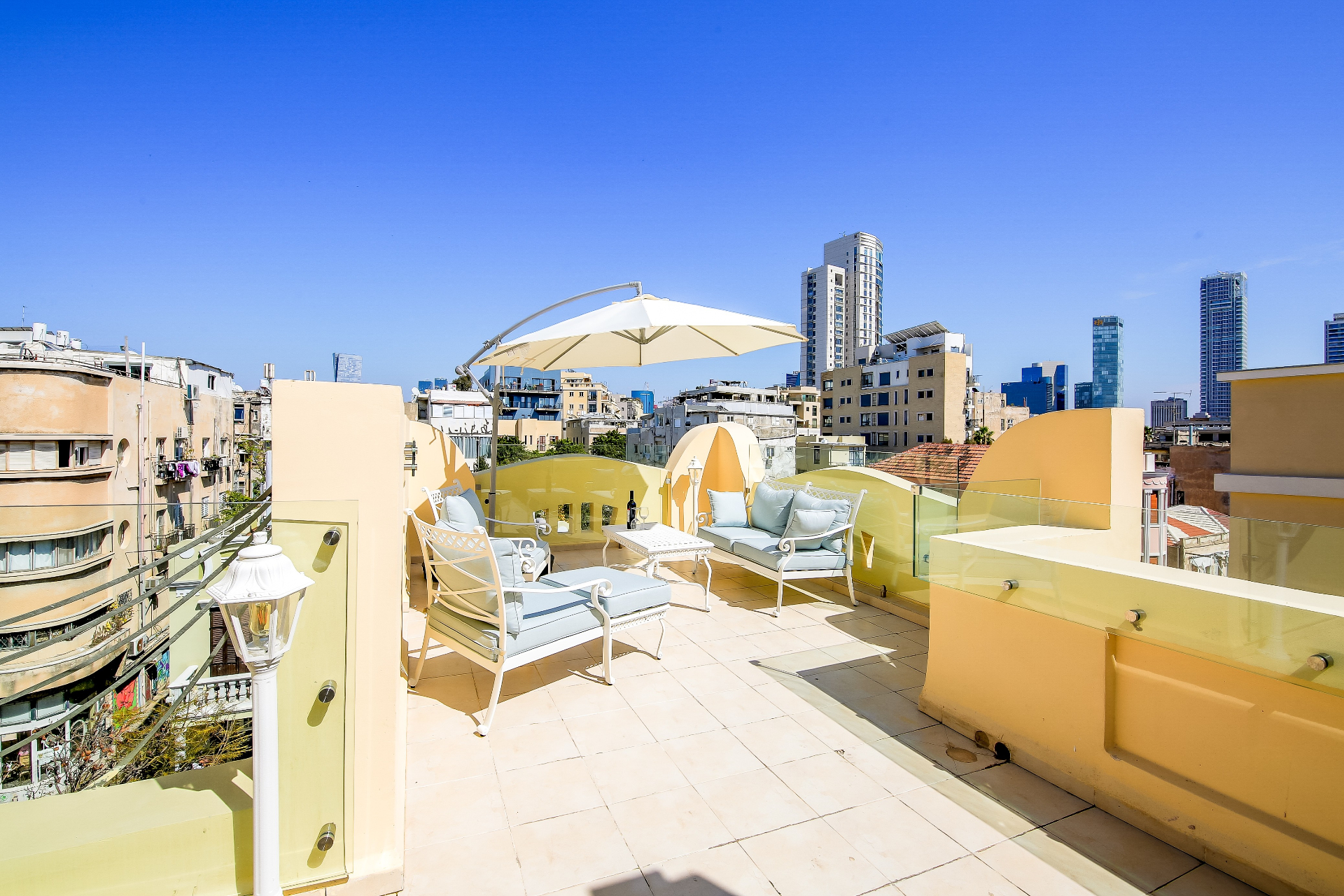 Luxury rooftop terrace apartment with Tel Aviv city views